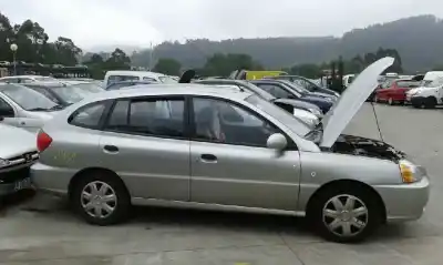 Scrapping Vehicle kia rio ls berlina of the year 2003 powered 