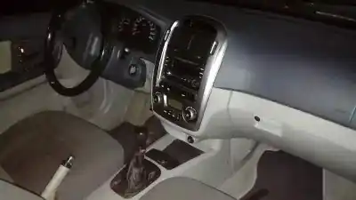 Veicolo di demolizione kia cerato crdi dell'anno 2006 alimentato d-dafb