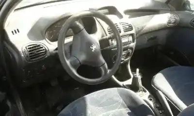 Veicolo di demolizione peugeot                                            206 berlina                                                                                                                                                                                                                                                xt                                                                                                                                                                                                                                                         dell'anno 0 alimentato 