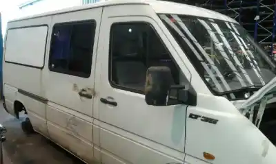 Veículo de Sucata volkswagen lt caja cerrada / combi (mod. 1997) lt 35 caja cerrada do ano 2001 alimentado 