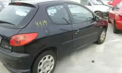 Veicolo di demolizione peugeot                                            206 berlina                                                                                                                                                                                                                                                x-line                                                                                                                                                                                                                                                     dell'anno 2004 alimentato bhz