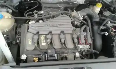 Veículo de Sucata FIAT STILO (192_) 1.6 16V (192_XB1A) do ano 2005 alimentado 182B6000GASOLINA
