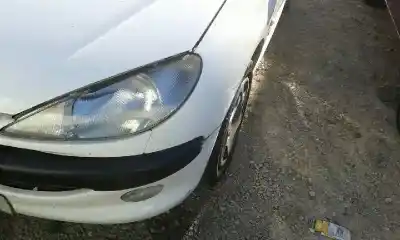 Здавання транспортного засобу peugeot                                            206 berlina                                                                                                                                                                                                                                                xt                                                                                                                                                                                                                                                         року 2000 потужний wjy