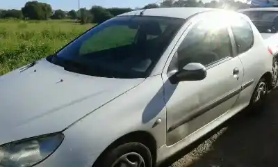 Здавання транспортного засобу peugeot                                            206 berlina                                                                                                                                                                                                                                                xt                                                                                                                                                                                                                                                         року 2000 потужний wjy