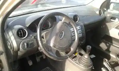 Veículo de Sucata ford fiesta (cbk) ambiente do ano 2004 alimentado f6ja