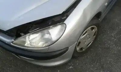 Sloopvoertuig peugeot                                            206 berlina                                                                                                                                                                                                                                                xr                                                                                                                                                                                                                                                         van het jaar 2000 aangedreven wjy