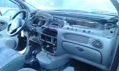 Scrapping Vehicle renault scenic rx4 (ja0) 1.9 dci salomon of the year 2000 powered f9q k7