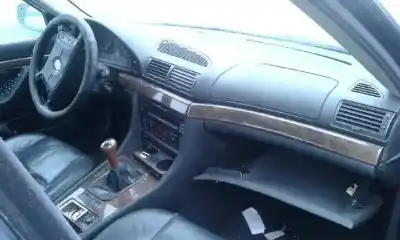 Veículo de Sucata bmw serie 7 (e38) 725tds do ano 1997 alimentado d-25 6t 1