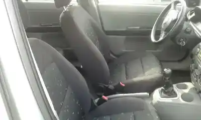 Veículo de Sucata mazda 2 berlina (dy) 1.2 active (55kw) do ano 2003 alimentado fuja