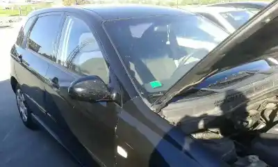 Veículo de Sucata kia cerato 1.5 crdi do ano 2005 alimentado d4fa