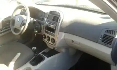 Veículo de Sucata kia cerato 1.5 crdi do ano 2005 alimentado d4fa