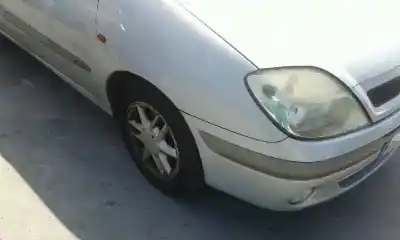 Scrapping Vehicle renault scenic (ja..) 1.9 dci authentique of the year 2002 powered f9q k7