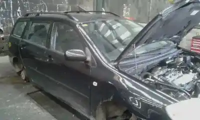 Veículo de Sucata toyota corolla (e12) 2.0 d-4d sol sedán do ano 2005 alimentado 1cdftv