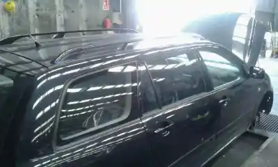 Veículo de Sucata toyota corolla (e12) 2.0 d-4d sol sedán do ano 2005 alimentado 1cdftv