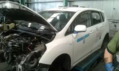 Veicolo di demolizione toyota verso active dell'anno 2010 alimentato 1adftv