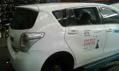 Veicolo di demolizione toyota verso active dell'anno 2010 alimentato 1adftv