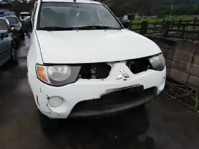 Здавання транспортного засобу MITSUBISHI L 200 (KA0/KB0) Cabina doble Invite 4x4 року 2007 потужний 4D56