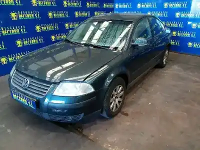 Véhicule à la ferraille volkswagen                                         passat berlina (3b3)                                                                                                                                                                                                                                       edition                                                                                                                                                                                                                                                    de l'année 2004 alimenté awx