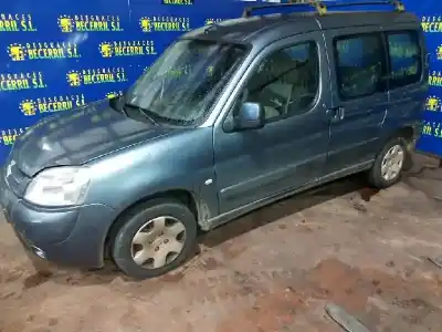 Veículo de Sucata citroen berlingo first combi 1.6 hdi 75 sx do ano 2007 alimentado 9hw