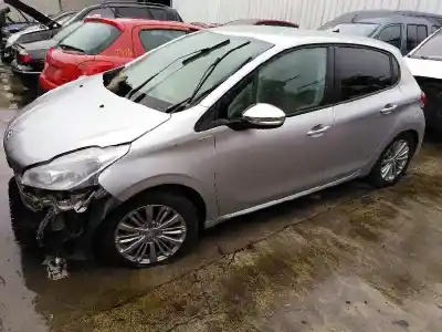 Veicolo di demolizione peugeot 208 active dell'anno 2018 alimentato yh01