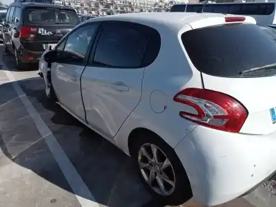 Veicolo di demolizione peugeot 208 active dell'anno 2014 alimentato 9h06