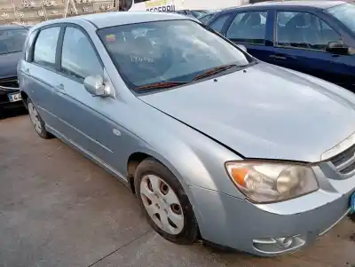 Veicolo di demolizione kia cerato crdi dell'anno 2006 alimentato d4fb