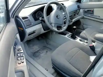 Veicolo di demolizione kia cerato crdi dell'anno 2006 alimentato d4fb