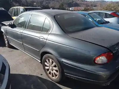 Sloopvoertuig jaguar                                             x-type                                                                                                                                                                                                                                                     2.5 v6                                                                                                                                                                                                                                                     van het jaar 2001 aangedreven xb