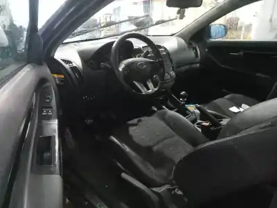 Veículo de Sucata kia pro cee'd (ed) 1.6 crdi 115 do ano 2010 alimentado d4fb