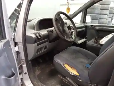 Sloopvoertuig citroen jumpy 2.0 hdi sx familiar (5/6 asientos) van het jaar 2001 aangedreven rhz