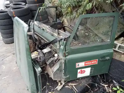 Veicolo di demolizione land rover defender (ld) 2.5 tdi dell'anno 1997 alimentato 23l