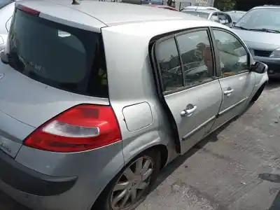 Veículo de Sucata renault megane ii berlina 5p pack authentique (e) do ano 2006 alimentado k4j d7