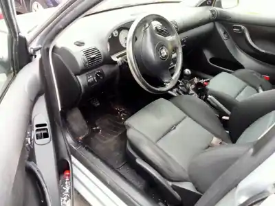 Здавання транспортного засобу seat leon (1m1) 1.6 16 v року 2006 потужний aus,azd,bcb