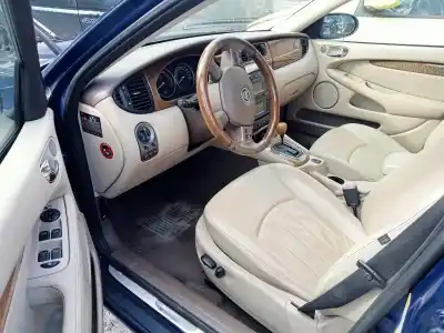 Veicolo di demolizione jaguar x-type i (x400) 3.0 v6 a las 4 ruedas dell'anno 2004 alimentato wb(ajv6)