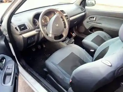 Здавання транспортного засобу renault clio ii fase ii (b/cb0) clio року 2006 потужний k9ka7