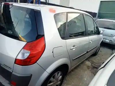 Vehicul casat renault                                            scenic ii                                                                                                                                                                                                                                                  scenic ii                                                                                                                                                                                                                                                  al anului 2006 alimentat 