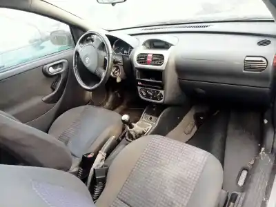 Veicolo di demolizione opel corsa c corsa c dell'anno 2003 alimentato z12xe