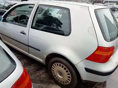 Veículo de Sucata volkswagen golf iv (1j1) 1.6 do ano 1998 alimentado aeh,akl,apf