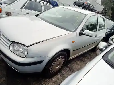 Veículo de Sucata volkswagen golf iv (1j1) 1.6 do ano 1998 alimentado aeh,akl,apf