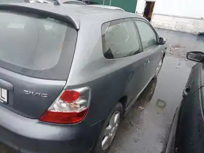 Verschrottungsfahrzeug honda civic vii hatchback (eu, ep, ev) 1.6 i (ep2, eu8, eu6) des jahres 2005 angetrieben d16v1,d16w7 Verschrottungsfahrzeug honda civic vii hatchback (eu, ep, ev) 1.6 i (ep2, eu8, eu6) des jahres 2005 angetrieben d16v1,d16w7