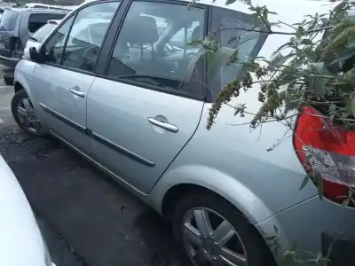 Scrapping Vehicle renault scénic ii (jm0/1_) 1.6 (jm0c, jm0j, jm1b) of the year 2003 powered k4m 761,k4m 782