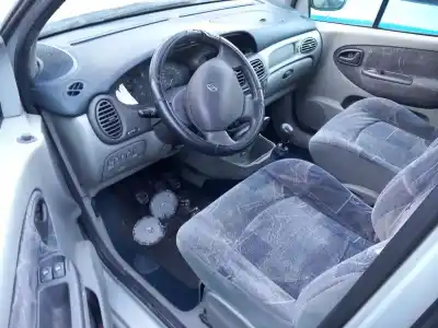 Veicolo di demolizione RENAULT MEGANE SCENIC (JA0/1_) 1.9 DTI (JA0N) dell'anno 2024 alimentato F9Q 730,F9Q 734