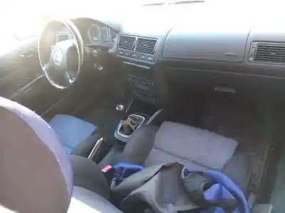 Veículo de Sucata volkswagen golf iv (1j1) 1.9 tdi do ano 2002 alimentado asv