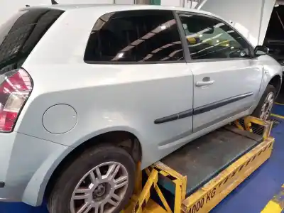 Veículo de Sucata fiat stilo (192_) 2.4 20v (192_xd1a, 192axd12) do ano 2002 alimentado 192a2000