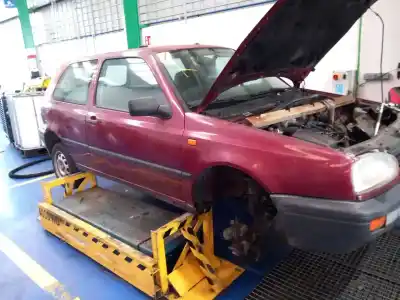 Veículo de Sucata volkswagen golf iii (1h1) 1.9 d do ano 1995 alimentado 1y