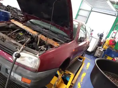 Veículo de Sucata volkswagen golf iii (1h1) 1.9 d do ano 1995 alimentado 1y