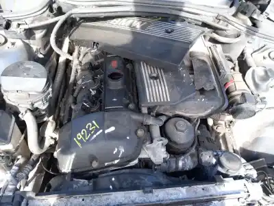 Sloopvoertuig BMW 3 (E46) 320 I van het jaar 2004 aangedreven 226S1