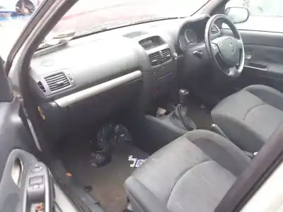 Scrapping Vehicle renault clio ii fase ii (b/cb0) authentique confort of the year 2004 powered 