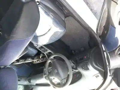 Veículo de Sucata peugeot 206 fastback (2a/c) 1.4 i do ano 2001 alimentado kfw