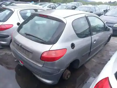 Здавання транспортного засобу peugeot 206 fastback (2a/c) 1.4 i року 2002 потужний kfw (tu3a),kfw (tu3jp),kfx (tu3jp)